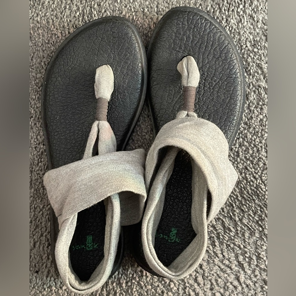 SANUK YOGA SLING 2. Toe sandals for Yoga or Beach or ??? Gray. 9.5” long-US 7/8. - Picture 5 of 7